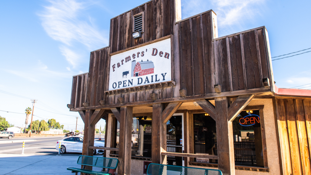 Farmers Den banner